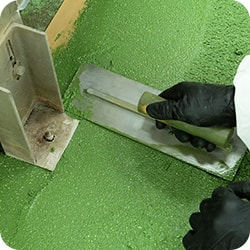 食品工場床 塗布作業